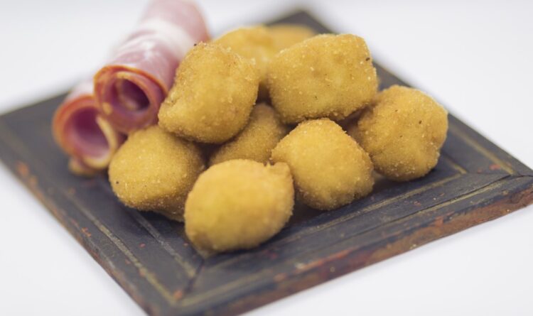 ¿Con que acompañar una croquetas como plato principal?